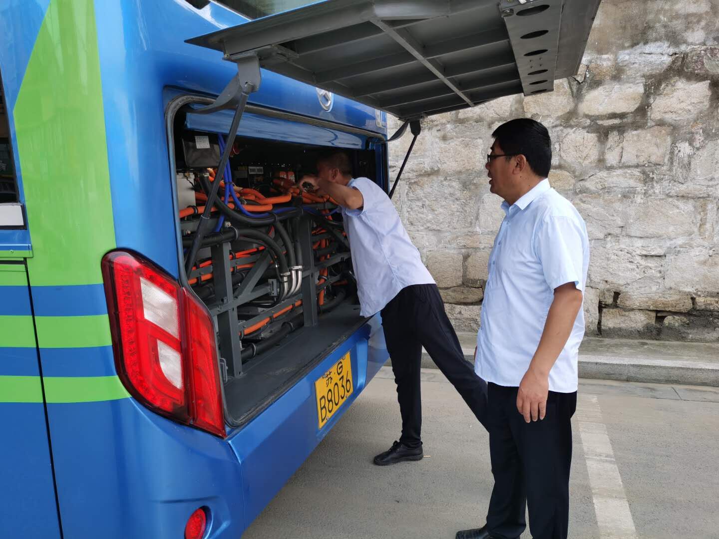 公交集團公交事業(yè)一部積極做好高溫天氣安全生產(chǎn)工作